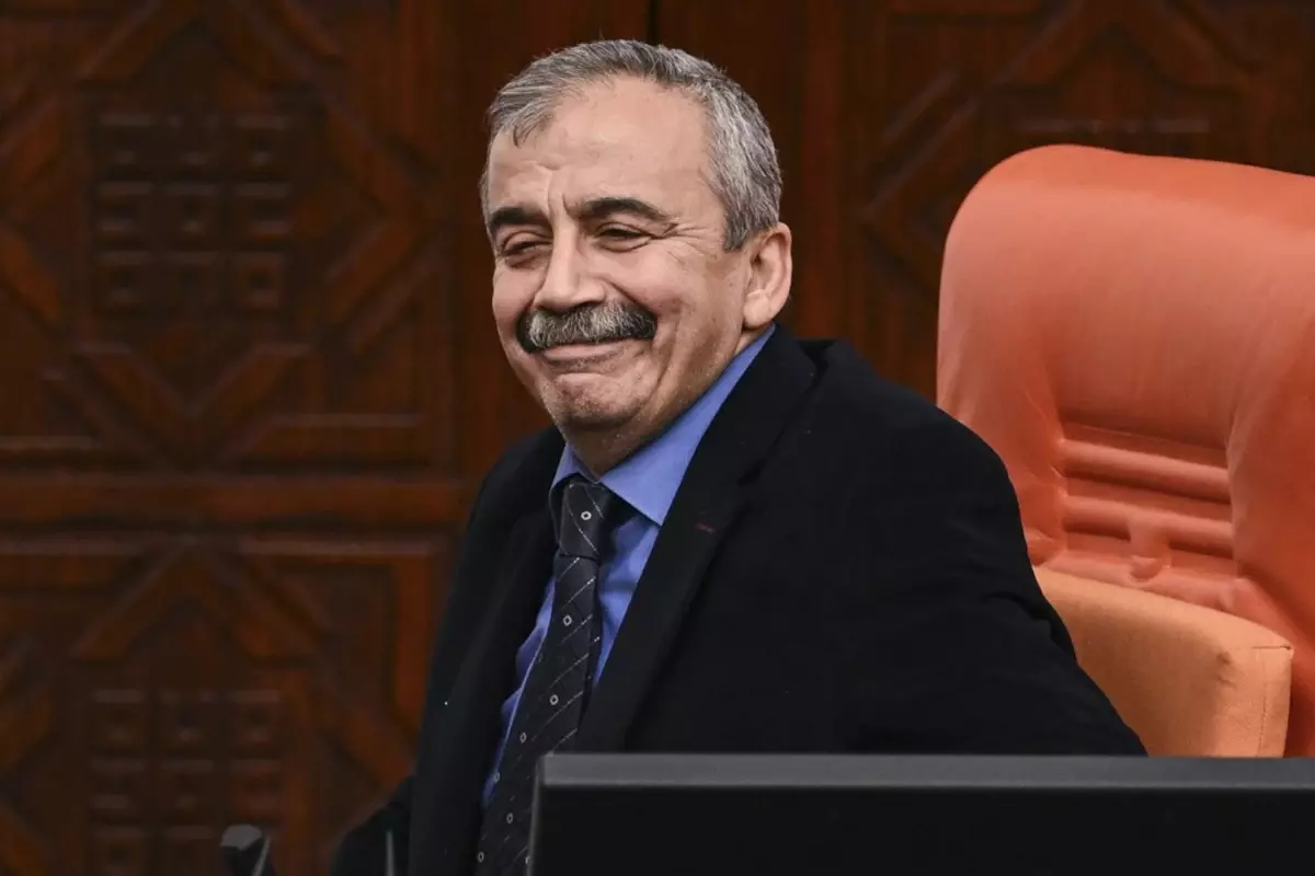 İşte 18 gündür ağır bakımda tutulan Sırrı Süreyya Öncü’nün mevt nedeni