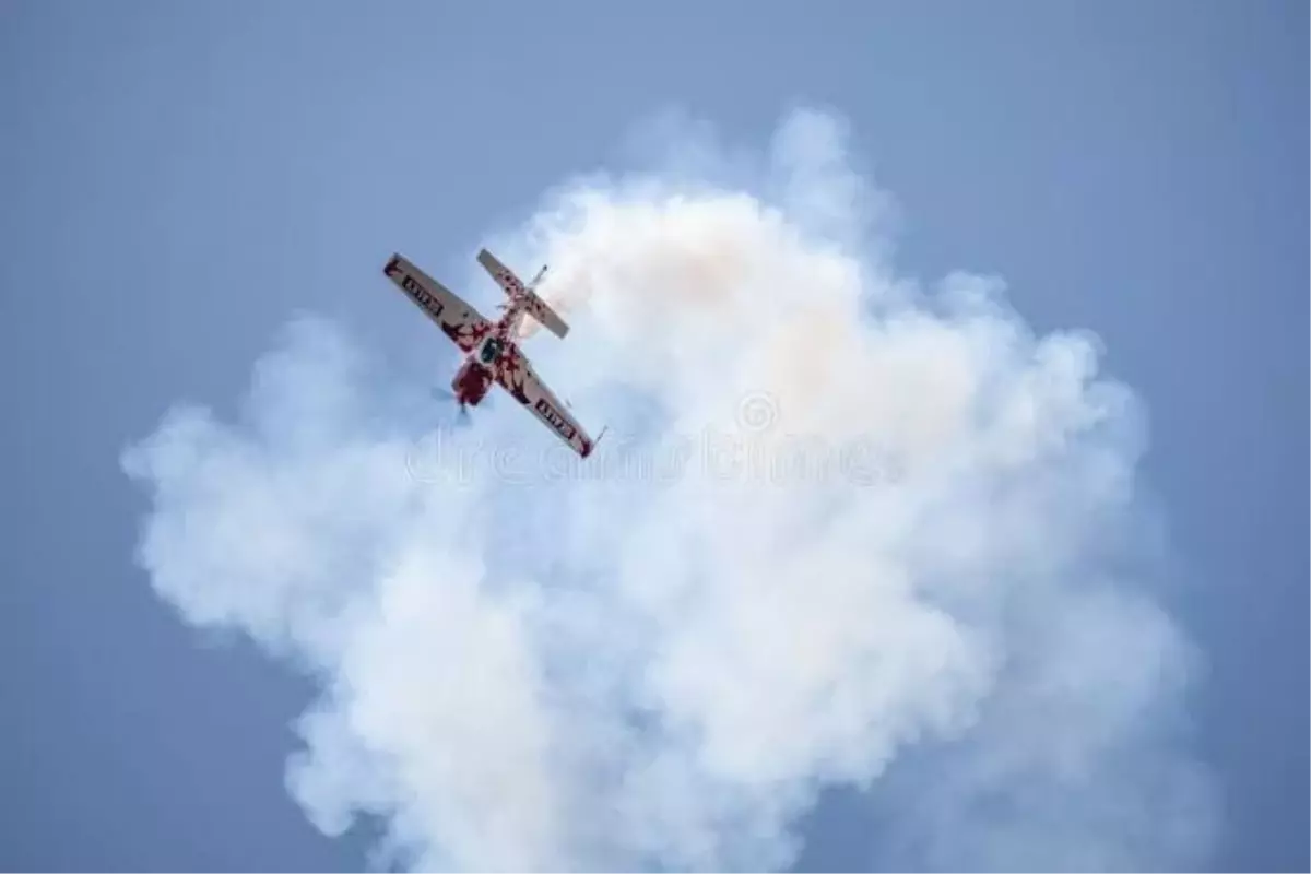 İtalya’da Akrobasi Uçakları Çarpıştı