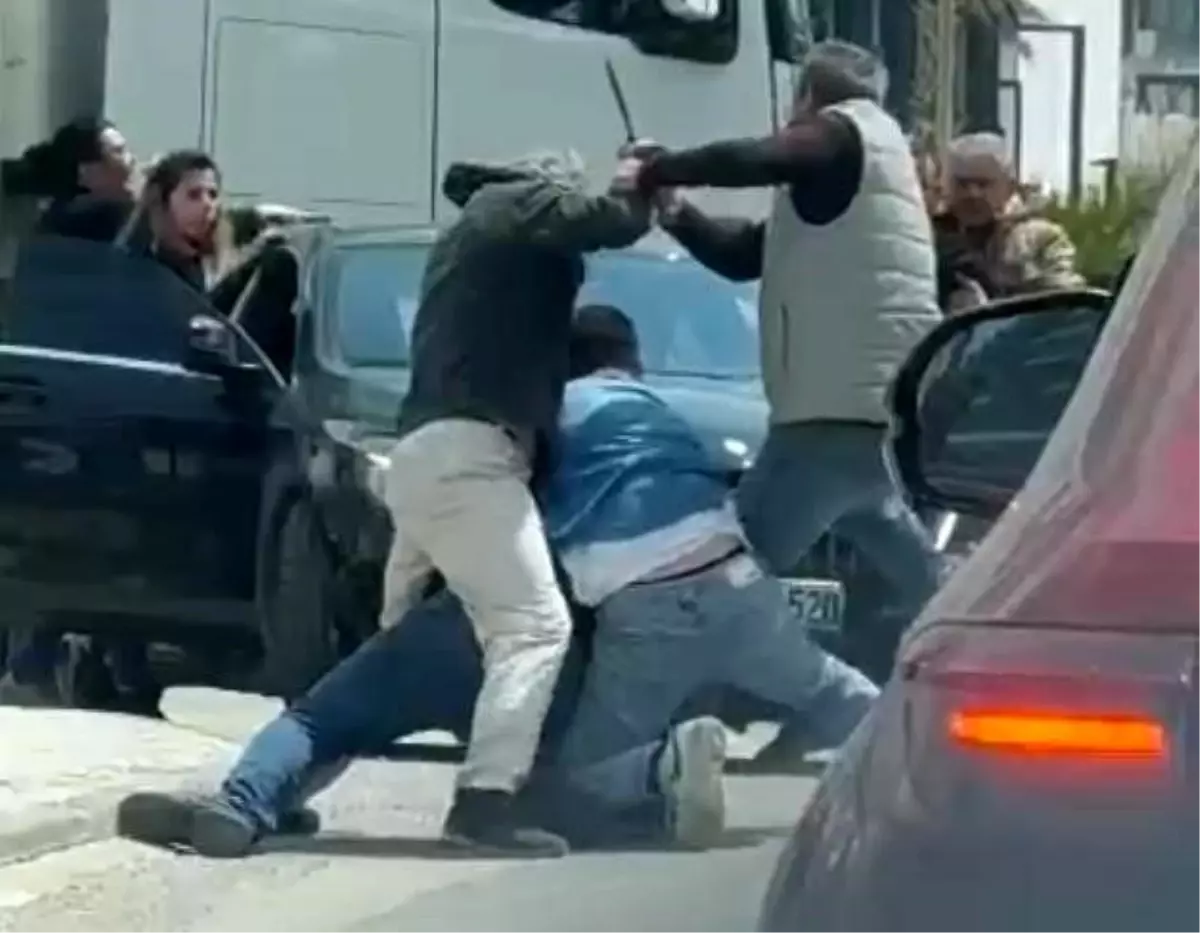 İzmir’de Trafik Tartışmasında Satırlı Atak