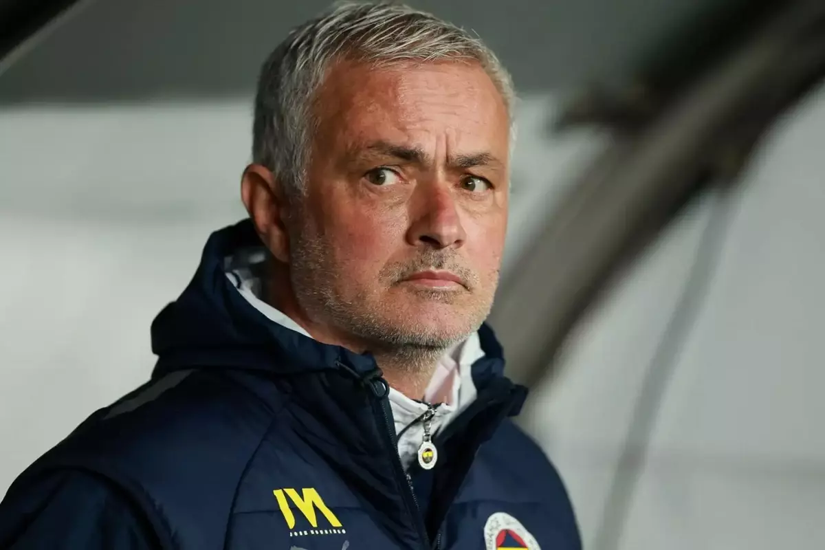 Jose Mourinho Roma Havalimanı’nda görüldü