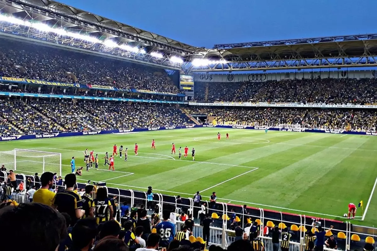 Kadıköy bu dönem rakiplere deplasman değil Fenerbahçe’ye “dertlasman” oldu