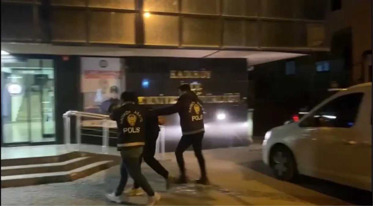 Kadıköy’de Taraftar Arbedesi: 1 Yaralı