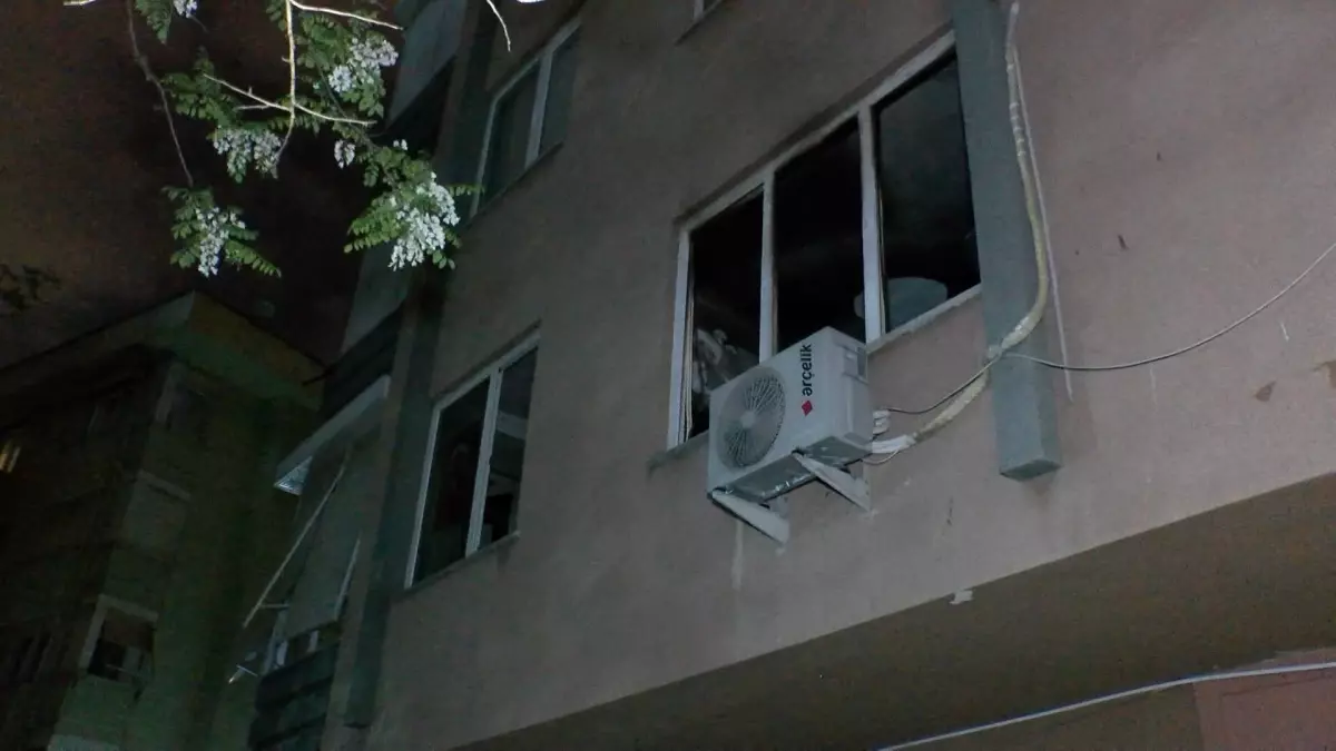 Kadıköy’de Yangın: Tenkit Müellifi Hayatını Kaybetti