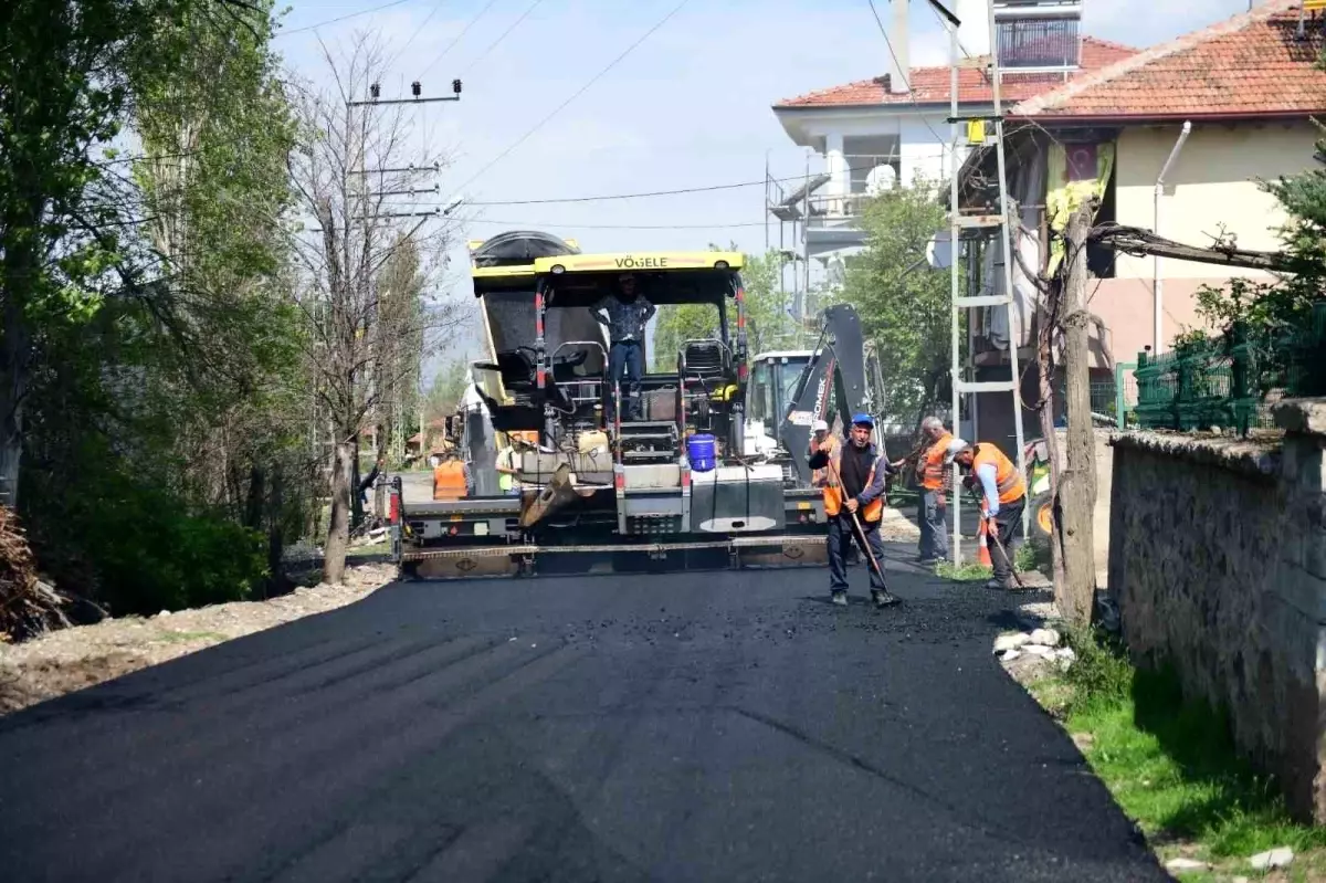 Kahramankazan’da Asfalt Seferberliği Devam Ediyor
