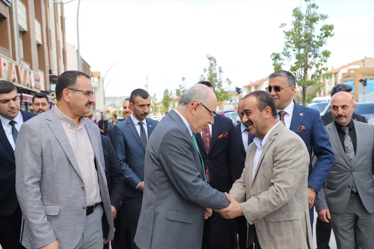 Karakaya Gölbaşı’nda Ziyaretlerde Bulundu