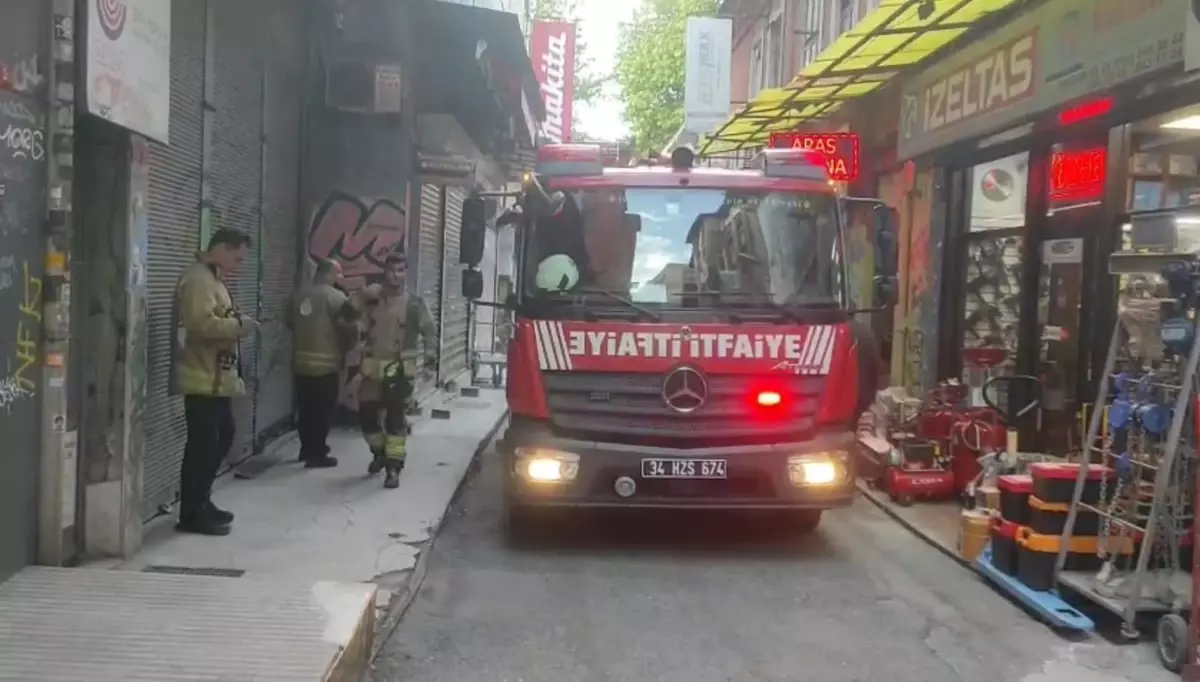 Karaköy’de Hırdavatçı Meyyit Bulundu
