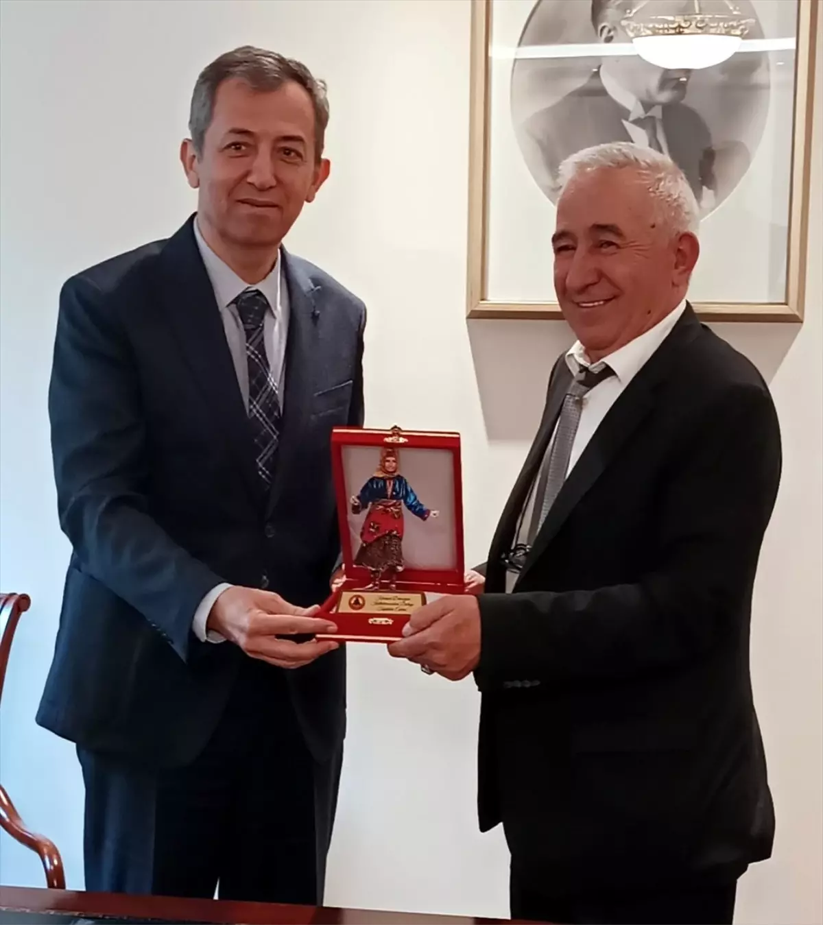 Karaşarlılar Derneği’nden Ali Arif Özzeybek’e Ziyaret