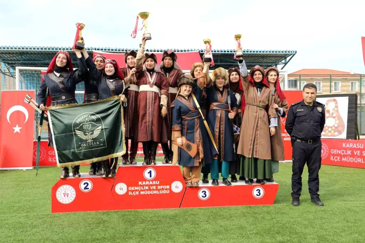 Karasu’da Klasik Türk Okçuluğu Şampiyonası Düzenlendi