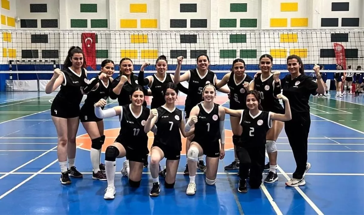 Kars KYK Voleybol Ekibi Türkiye 5’incisi Oldu