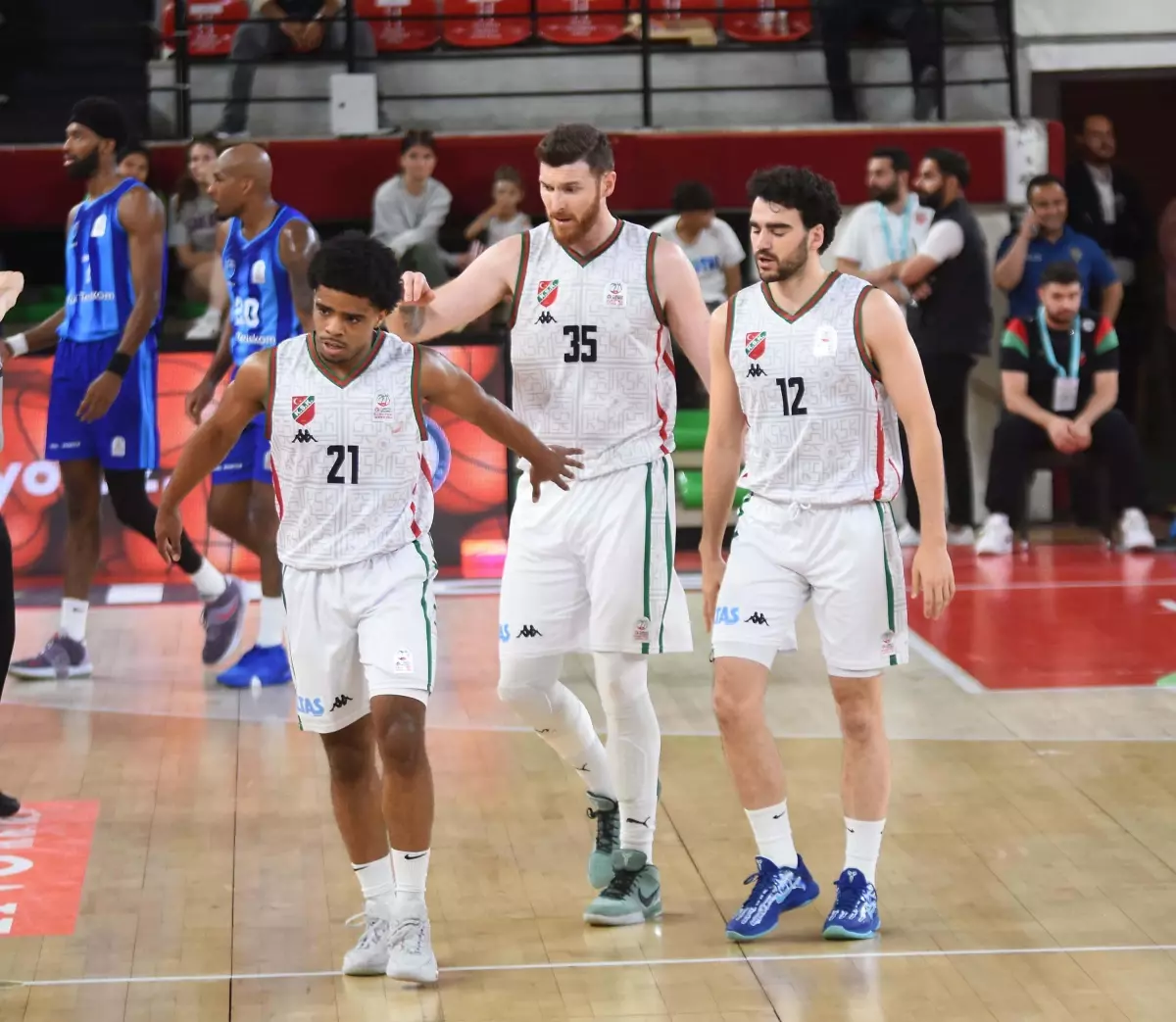 Karşıyaka Tofaş ile Dönemi Kapatıyor