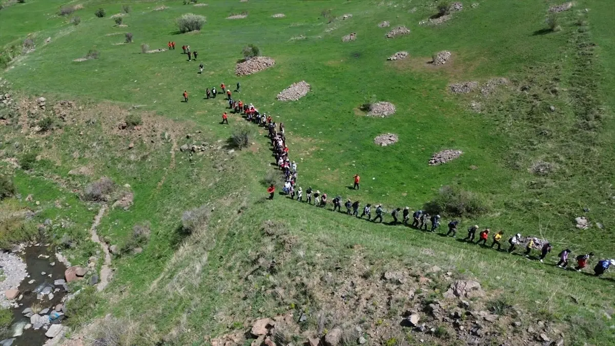 Kars’ta Tabiat Yürüyüşü: Kozlu Şelalesi’ne 117 İştirakçi