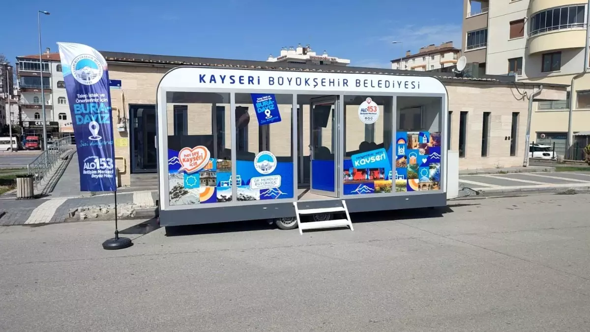 Kayseri Büyükşehir Belediyesi’nden Taşınabilir Beyaz Masa ile Vatandaşa Hizmet