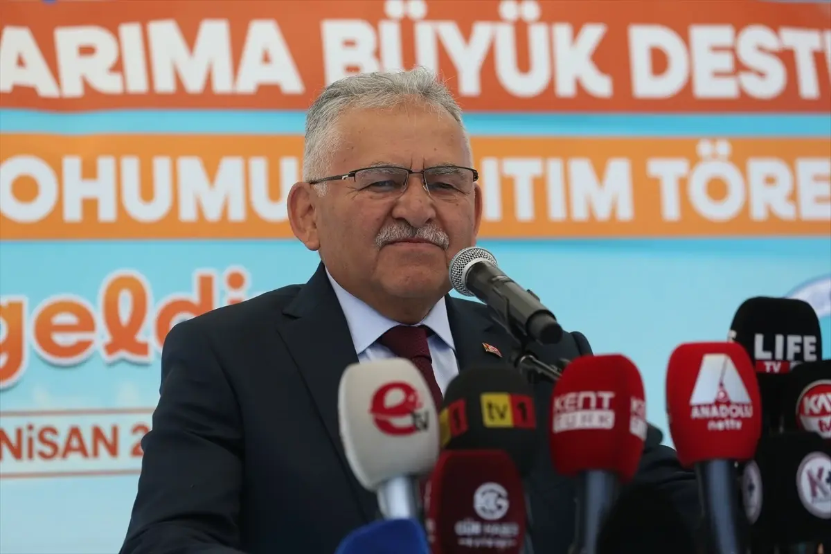 Kayseri’den Çiftçilere 4 Bin Ton Tohum Dayanağı