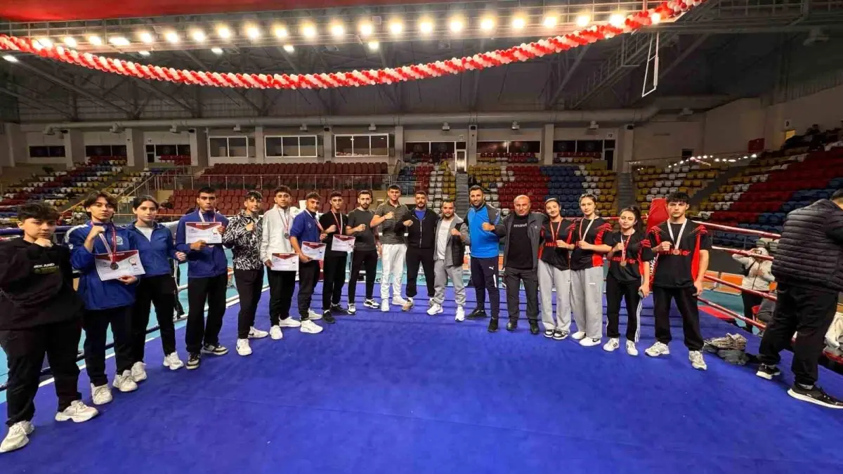 Kayserili Sportmenler Muaythai Şampiyonasında 13 Madalya Kazandı