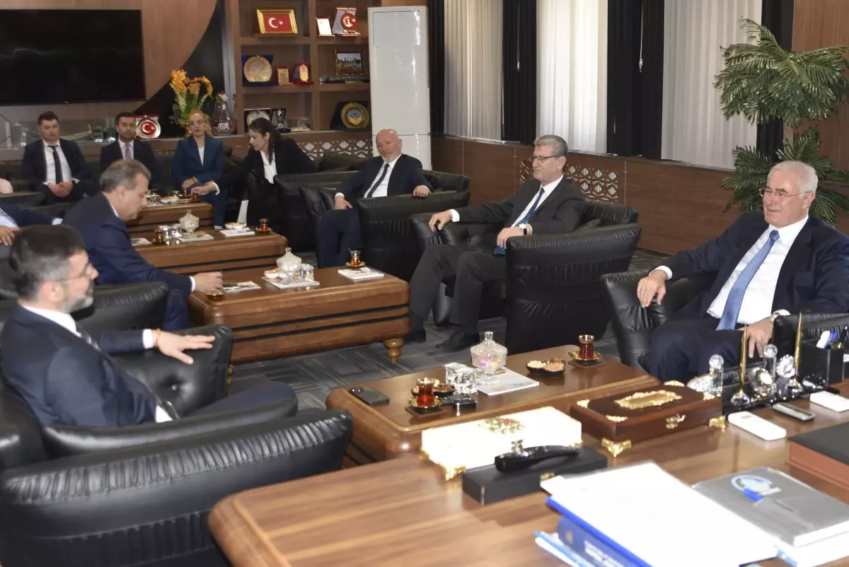 KDK, Halkın Avukatlığını Yapıyor