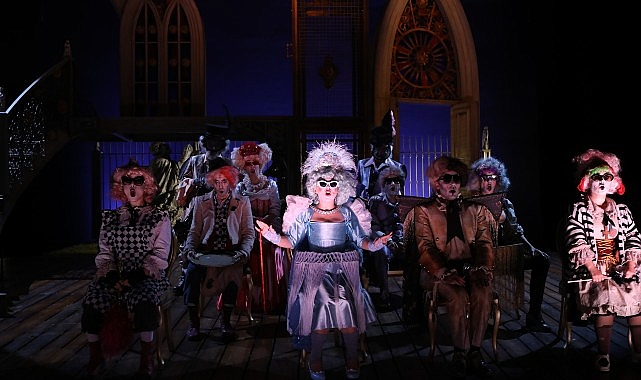 Kent Tiyatroları “Tartuffe” oyunuyla Denizli’de