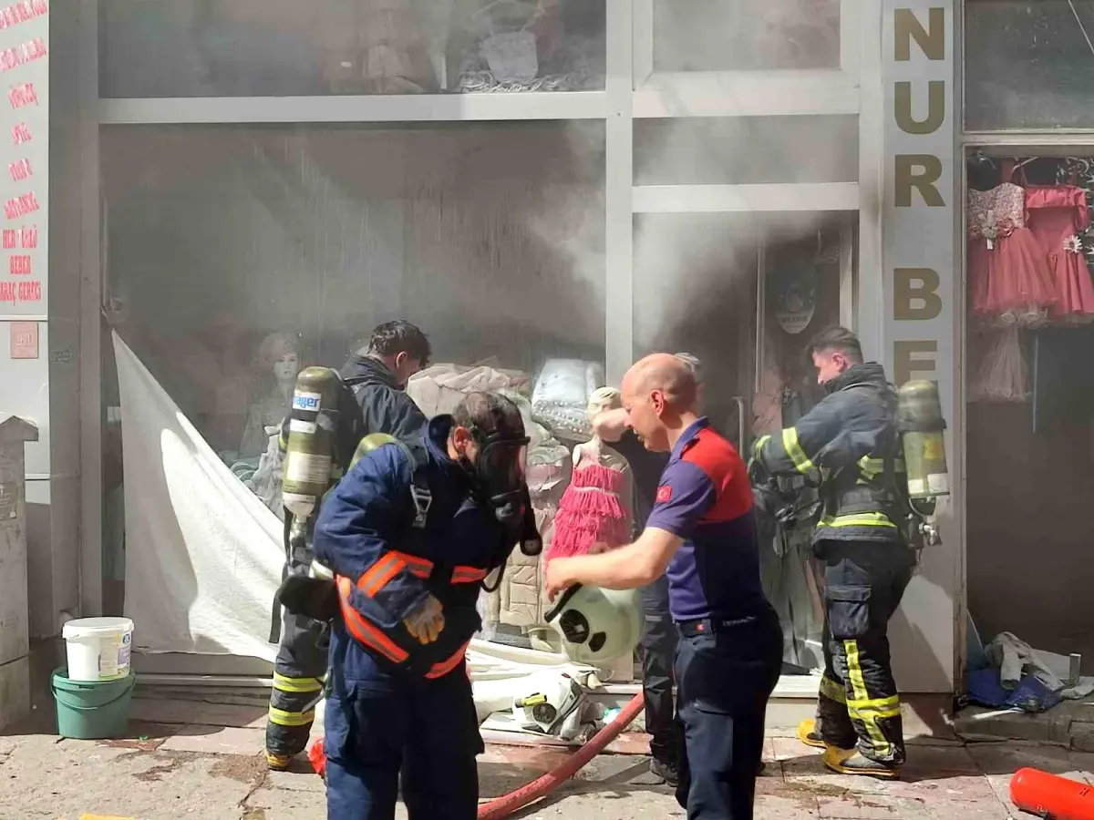 Keşan’da Çocuk Giysi Mağazasında Yangın