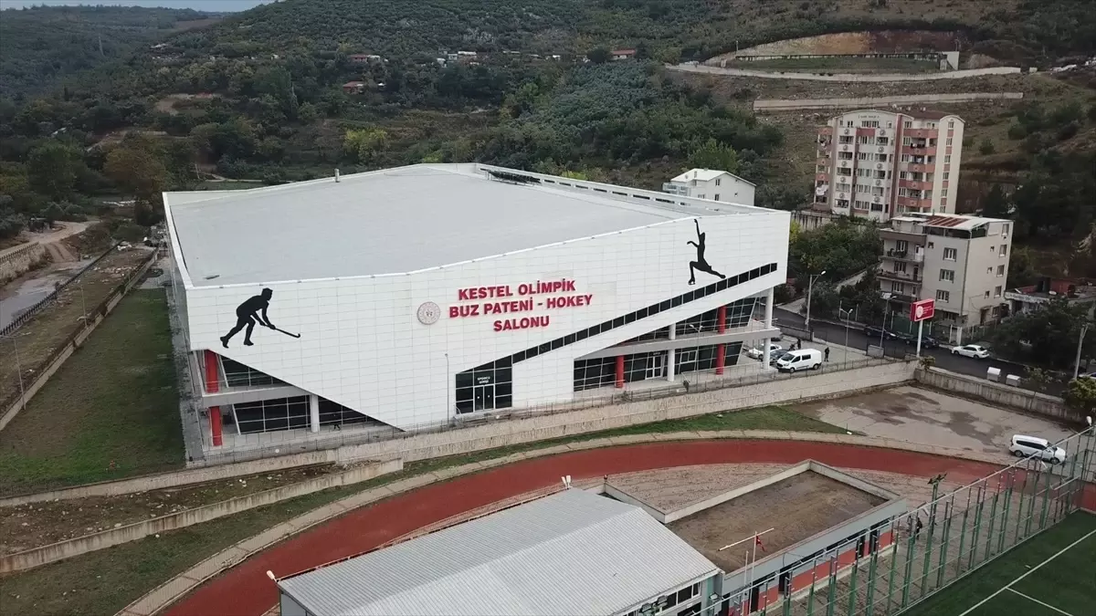 Kestel Buz Pateni Tesisinde Genç Atletler Yetişiyor