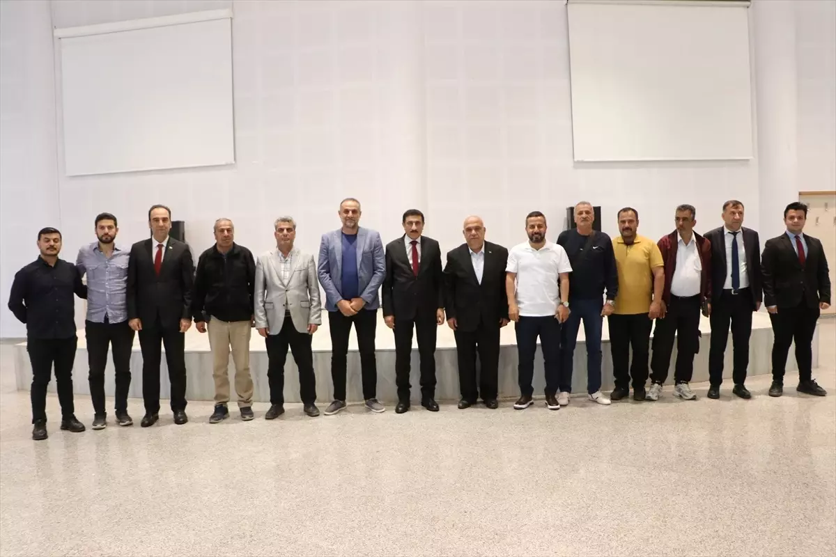 Kilis 7 Aralık Üniversitesi Rektörü Akman, basın mensuplarıyla bir ortaya geldi