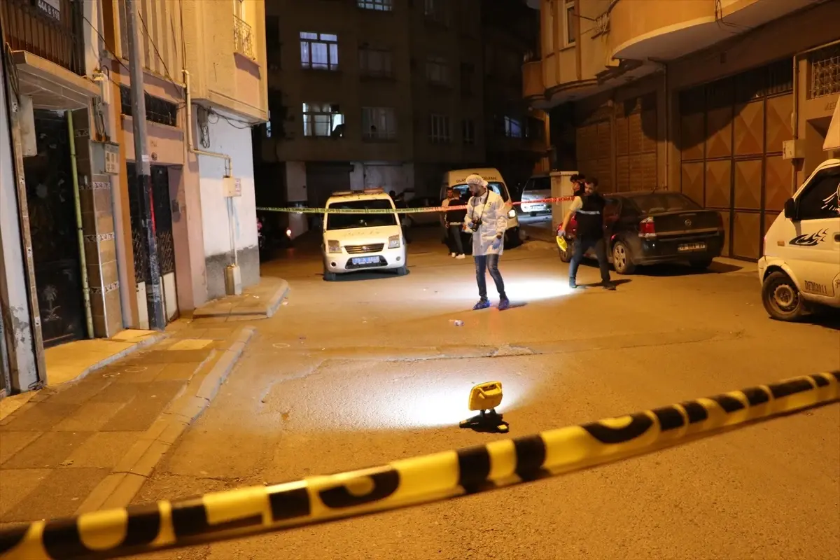 Kilis’te Araç Park Yeri Hengamesi: Baba ve Oğlu Yaralandı