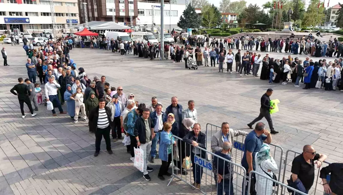 Kırıkkale’de Fiyatsız 200 Bin Zerzevat Fidesi Dağıtıldı