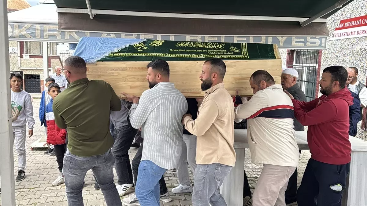 Kırklareli’nde Tabancayla Öldürülen Bayan Toprağa Verildi