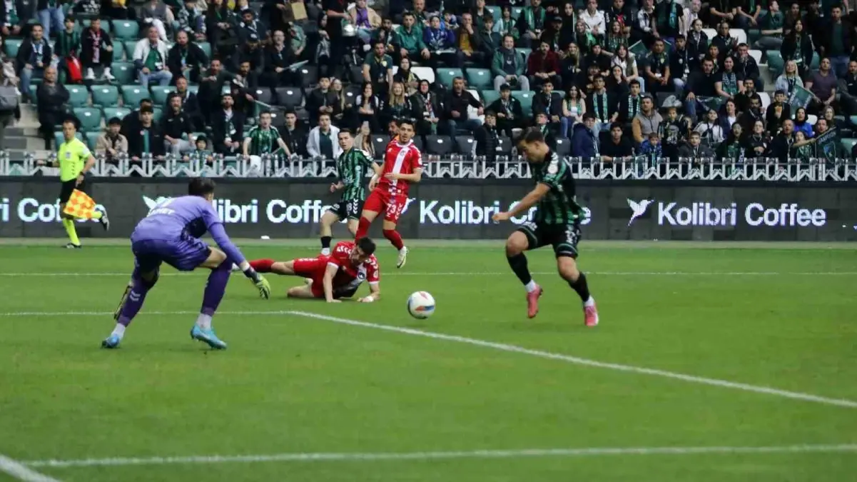 Kocaelispor, Keçiörengücü’nü 4-1 ile geçiyor
