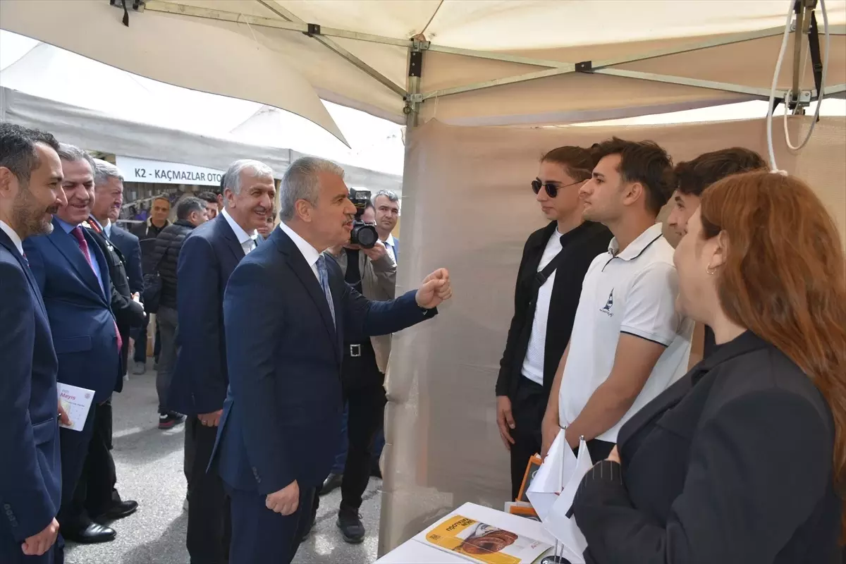 Konya’da Mesleksel Eğitim Fuarı Açıldı