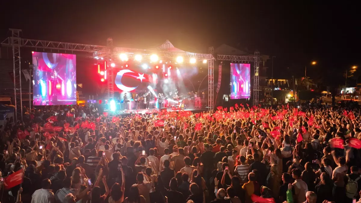 Koray Avcı Fethiye’de 19 Mayıs Kutlamasında
