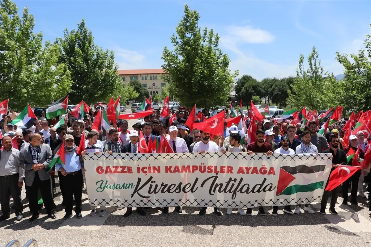 KSÜ Öğrencilerinden Filistin İçin Yürüyüş