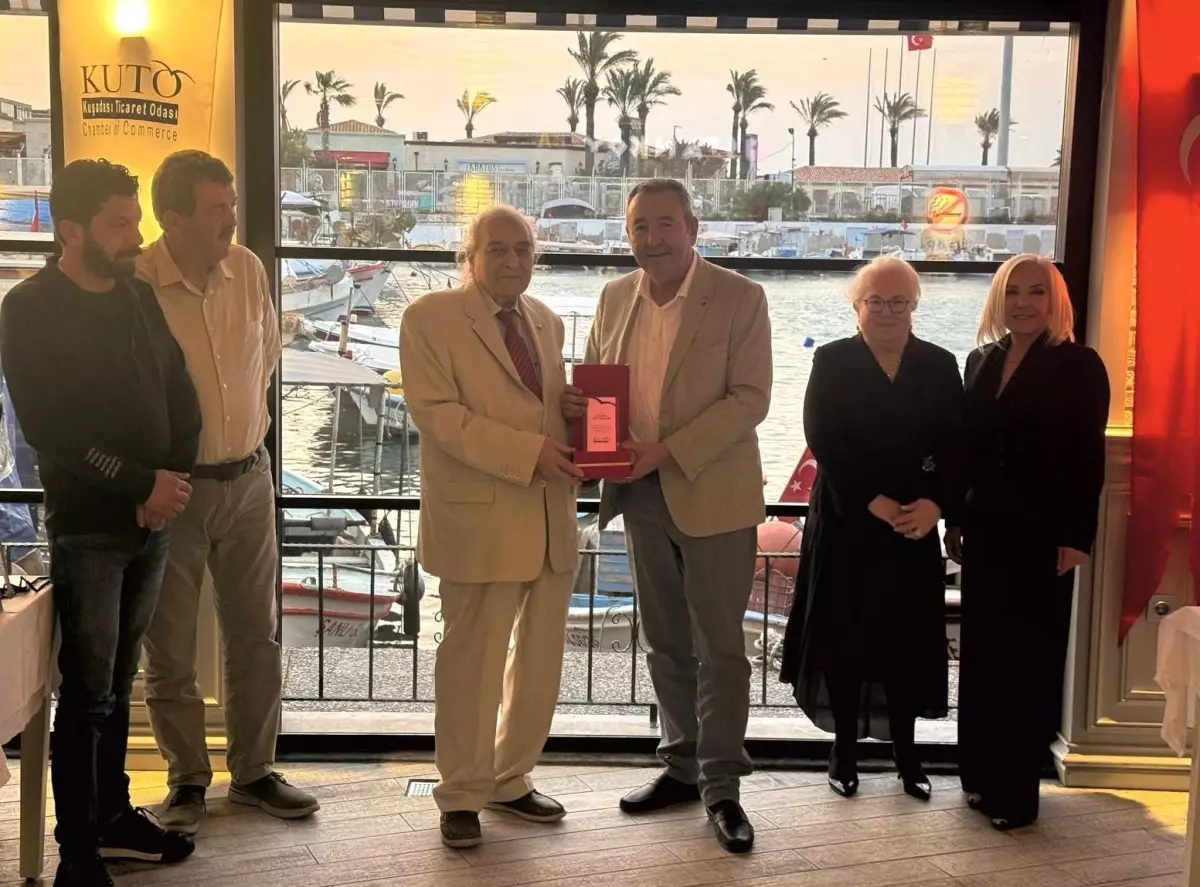 Kuşadası Ticaret Odası’nda Plaket Merasimi