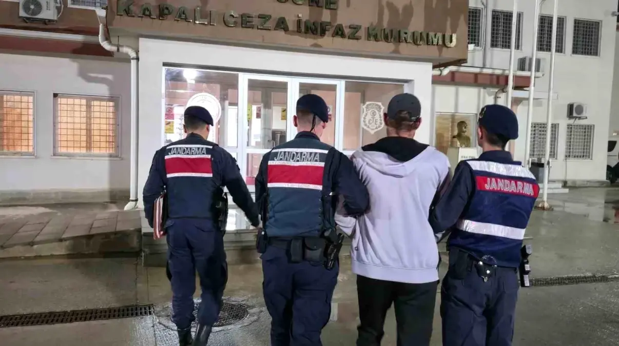 Kuşadası’nda Aranan Şahıs Yakalandı
