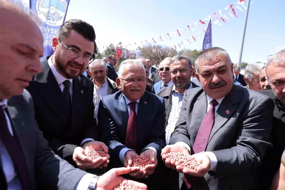 Lider Büyükkılıç’tan Dünya Çiftçiler Günü’nde 1 milyar TL’lik güçlü bildiri