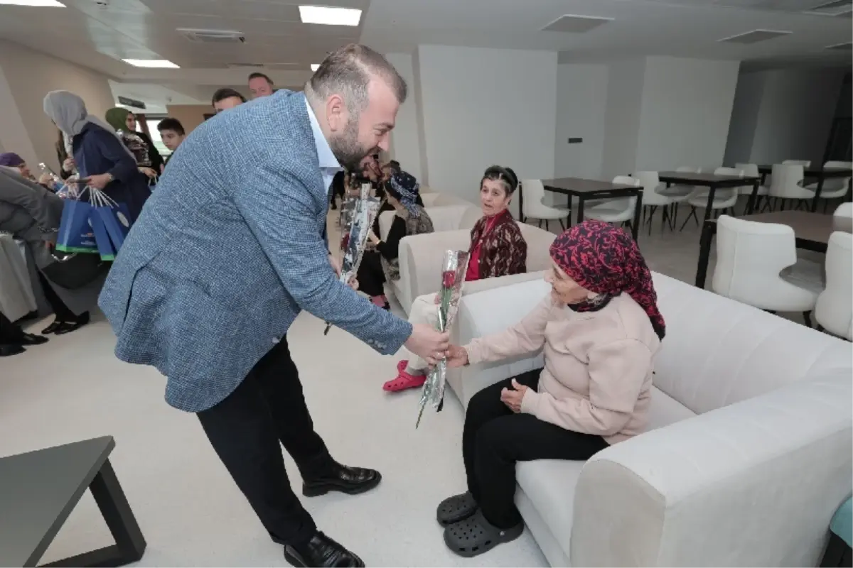 Lider Candaroğlu’ndan Anneler Günü Ziyareti