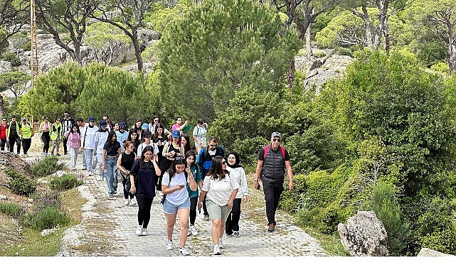 Lider Çerçioğlu’ndan Aydınlı Gençlere “19 Mayıs Atatürk’ü Anma, Gençlik ve Spor Bayramı” İkramı