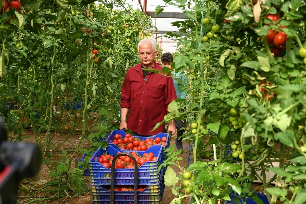 Lider Duran, Serada Personellerle Çalıştı