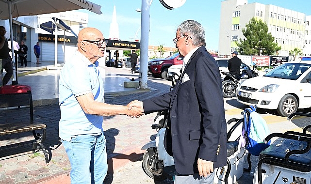 Lider Topaloğlu pazar esnafını ziyaret etti