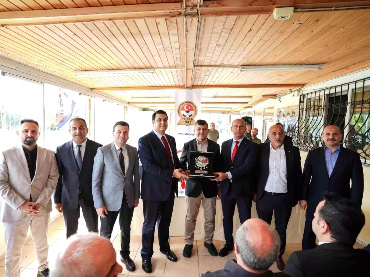 Lider Yılmaz’dan teknik adamlara moral ziyareti