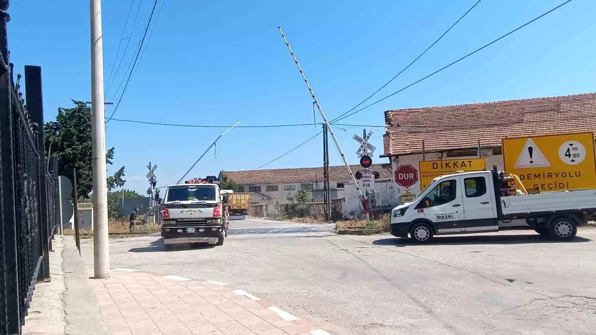 Manisa’da Hemzemin Geçit Arızası Trafiği Olumsuz Etkiledi