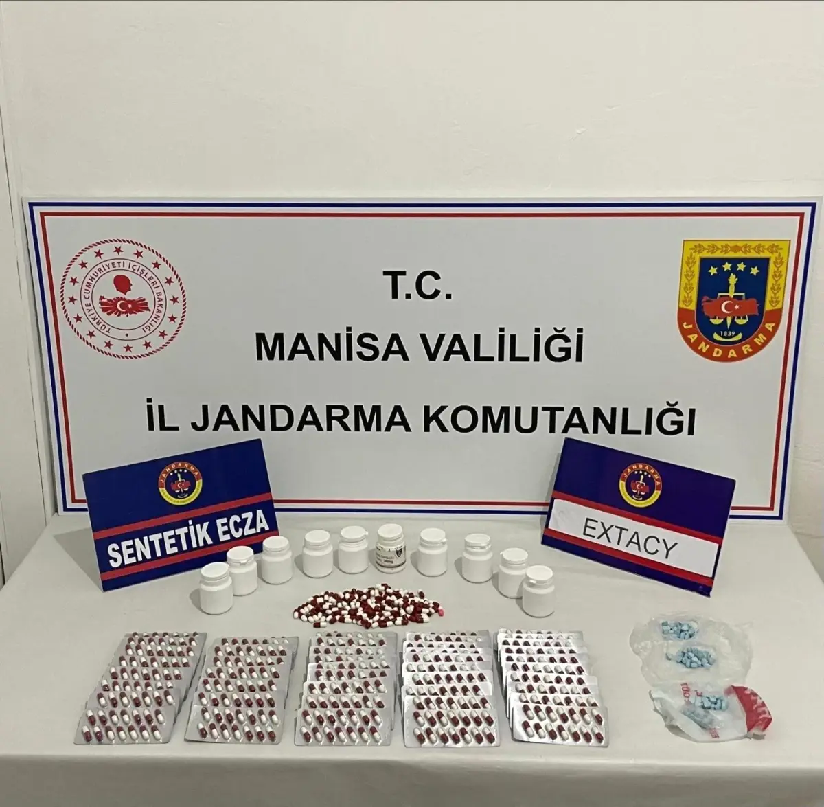 Manisa’da Uyuşturucu Operasyonu: 1216 Hap Ele Geçirildi