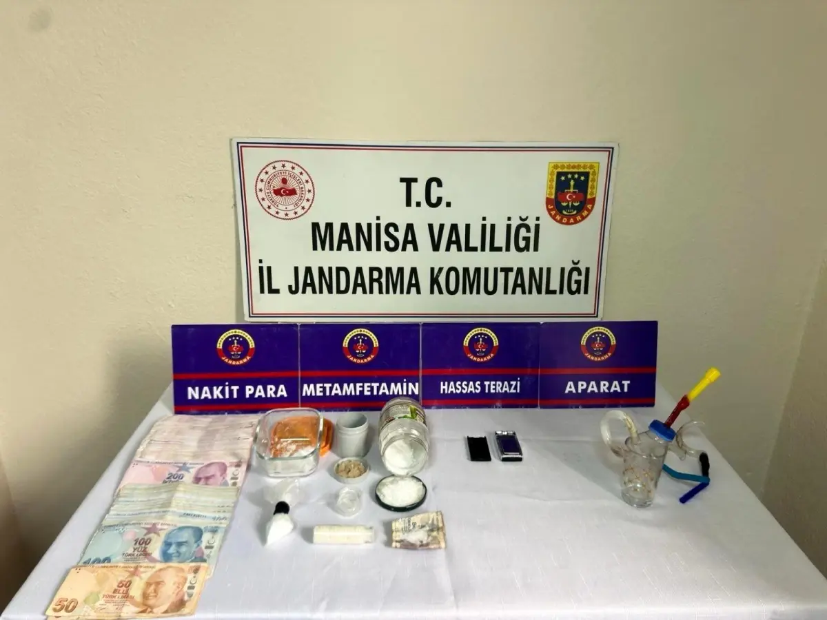 Manisa’da Uyuşturucu Operasyonu: 4 Gözaltı