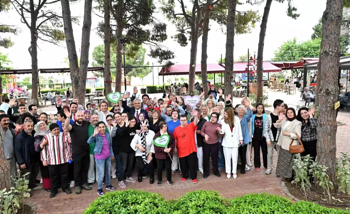 Manisiz Kafe 10. Yılını Kutladı