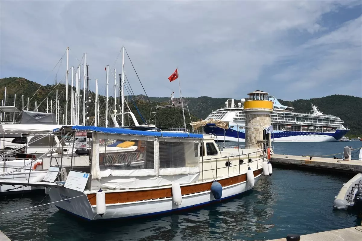 Marmaris’e Gelen Kruvaziyer Turistleri Ağırladı