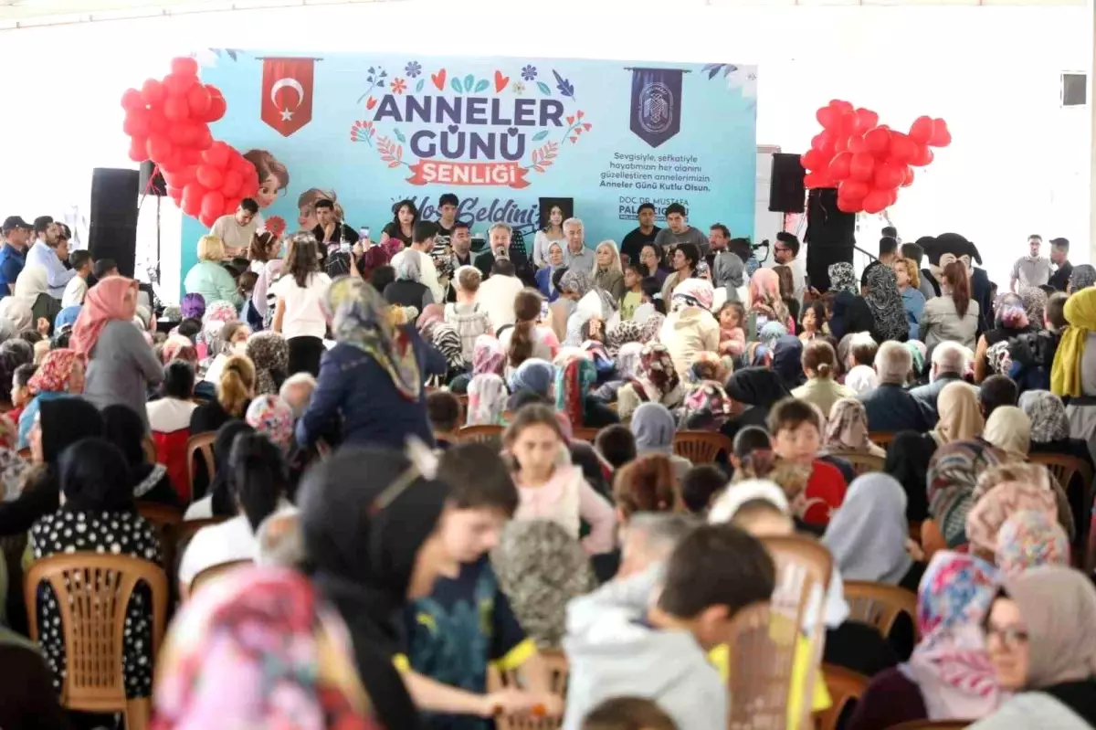 Melikgazi Belediyesi Anneler Günü Şenliği Düzenledi