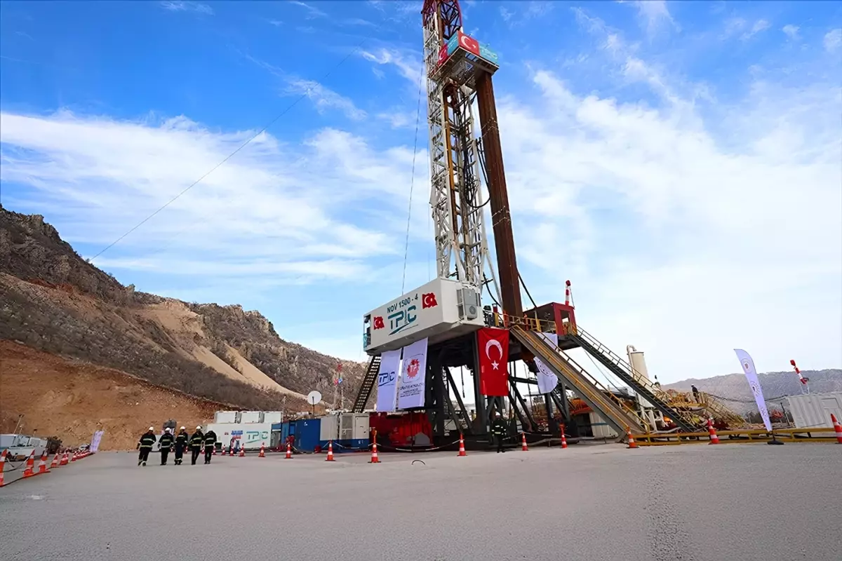 Milyarlarca varillik petrol rezervi umudu