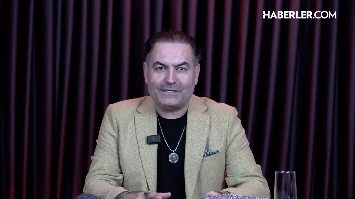 Modacı Özkan Karakuşoğlu: Gülşen artık mayo ile sahneye çıkmaktan vazgeçmeli