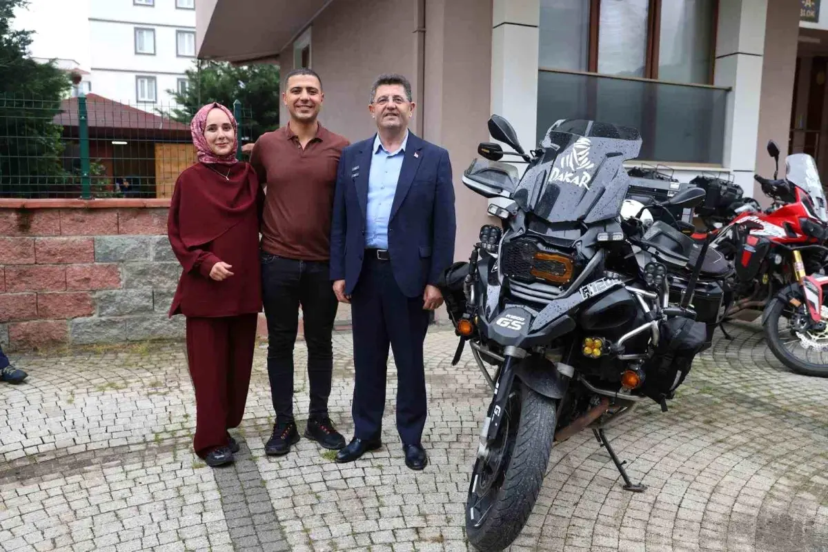Motosikletle Umreye Giden Çift 25 Gün Sonra Dönüş Yaptı