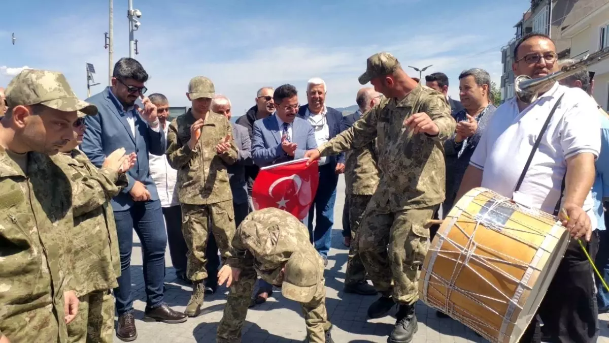 Mudanya’da Temsili Asker Cümbüşü Coşkuyla Gerçekleşti