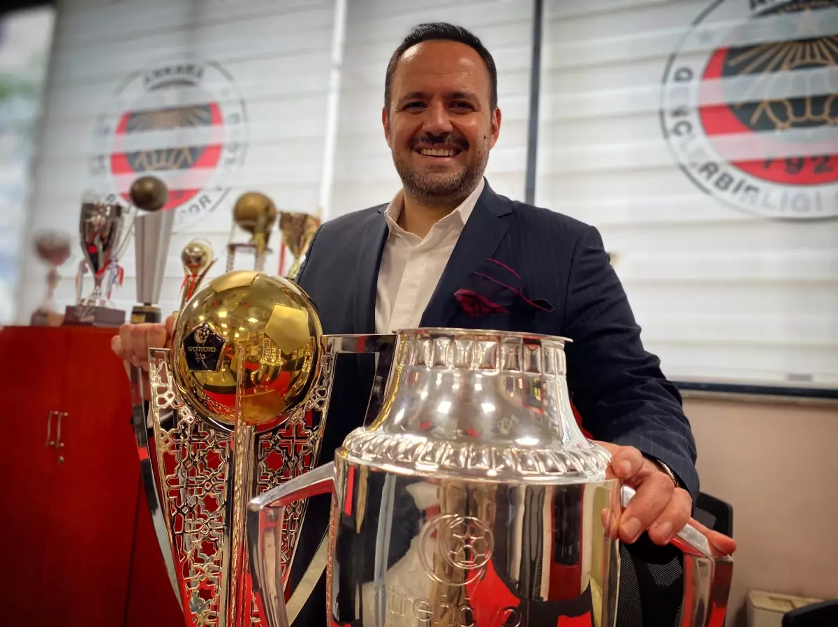 Murat Karahan’dan Yeni Gençlerbirliği Marşı Muştusu