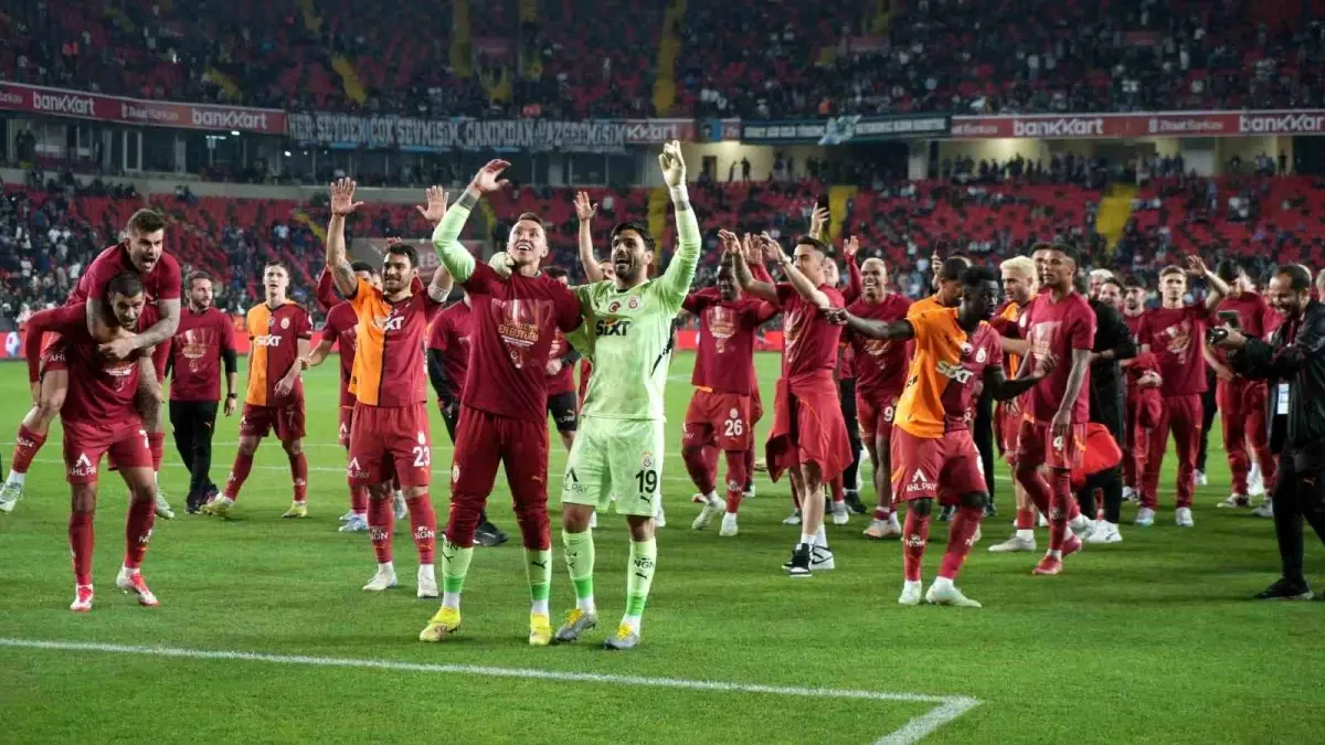 Muslera, 18. Kupasını Kazandı